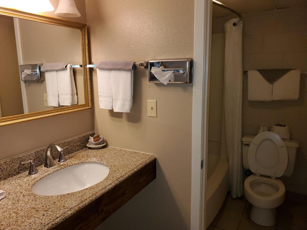 Kansas Country Inn Oakley Esterno foto