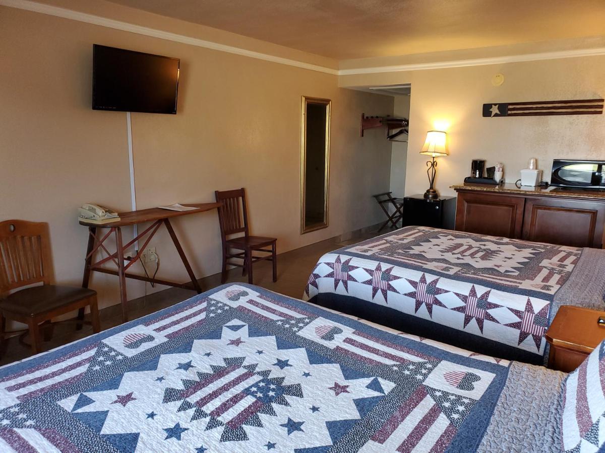 Kansas Country Inn Oakley Esterno foto